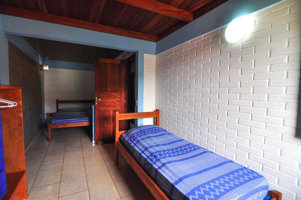 Casa Blanka 2010 - Eco Surf Guest House Итакаре Экстерьер фото
